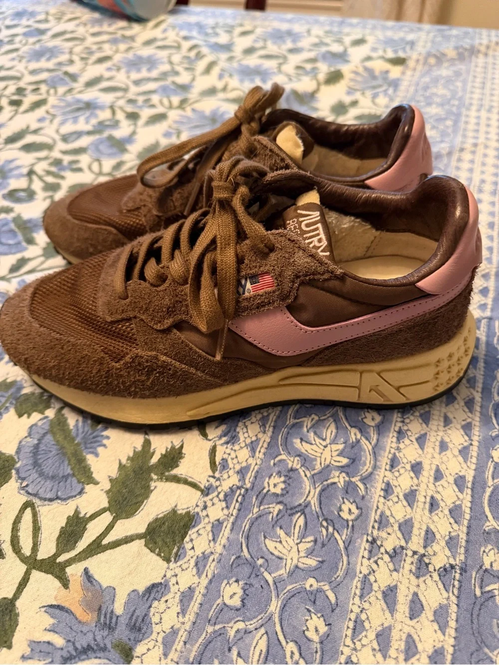 Autry Women’s Sneakers - Picture 4 of 6